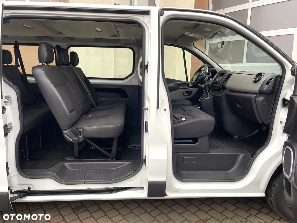 Nissan Trafic Vivaro 9-OSOBOWY - 24