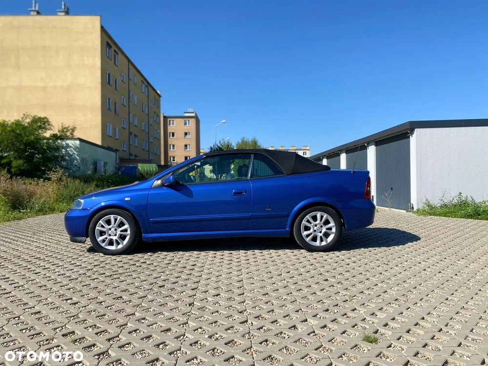 Opel Astra 1.6 Sportive - 15