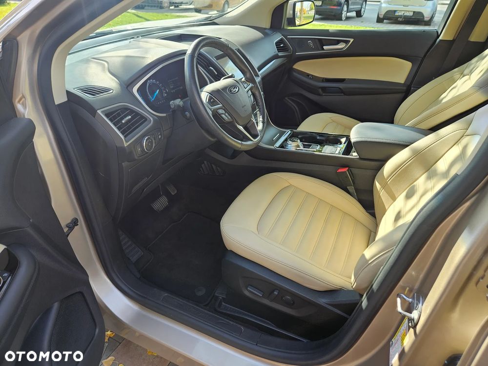 Ford Edge - 10