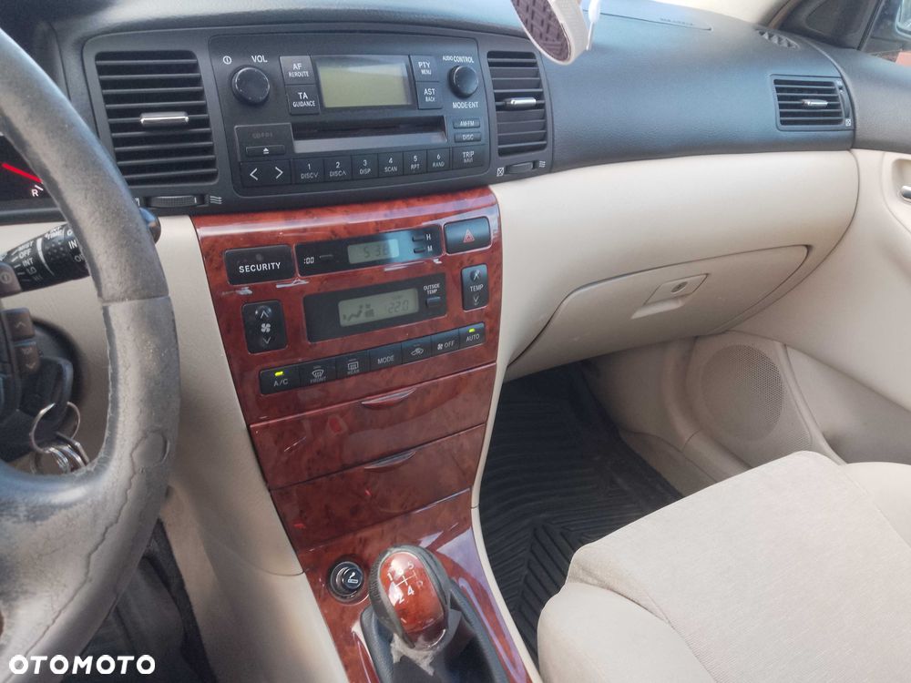 Toyota Corolla - 8