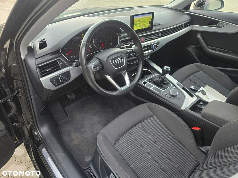Audi A4 Limousine - 28