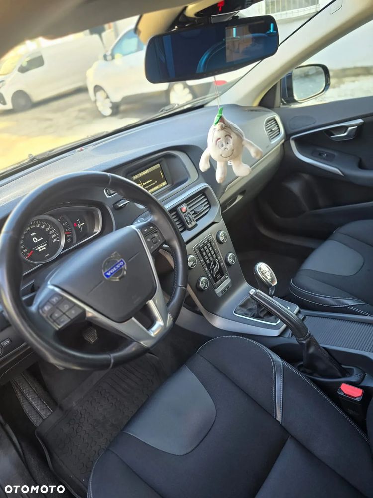 Volvo V40 D2 Momentum - 9