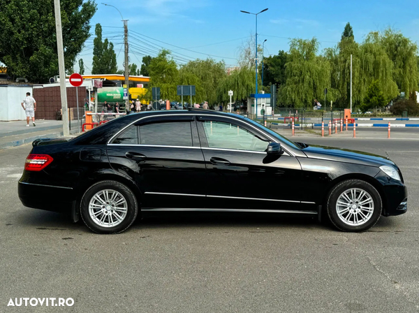 Dezmembrez Mercedes E-class