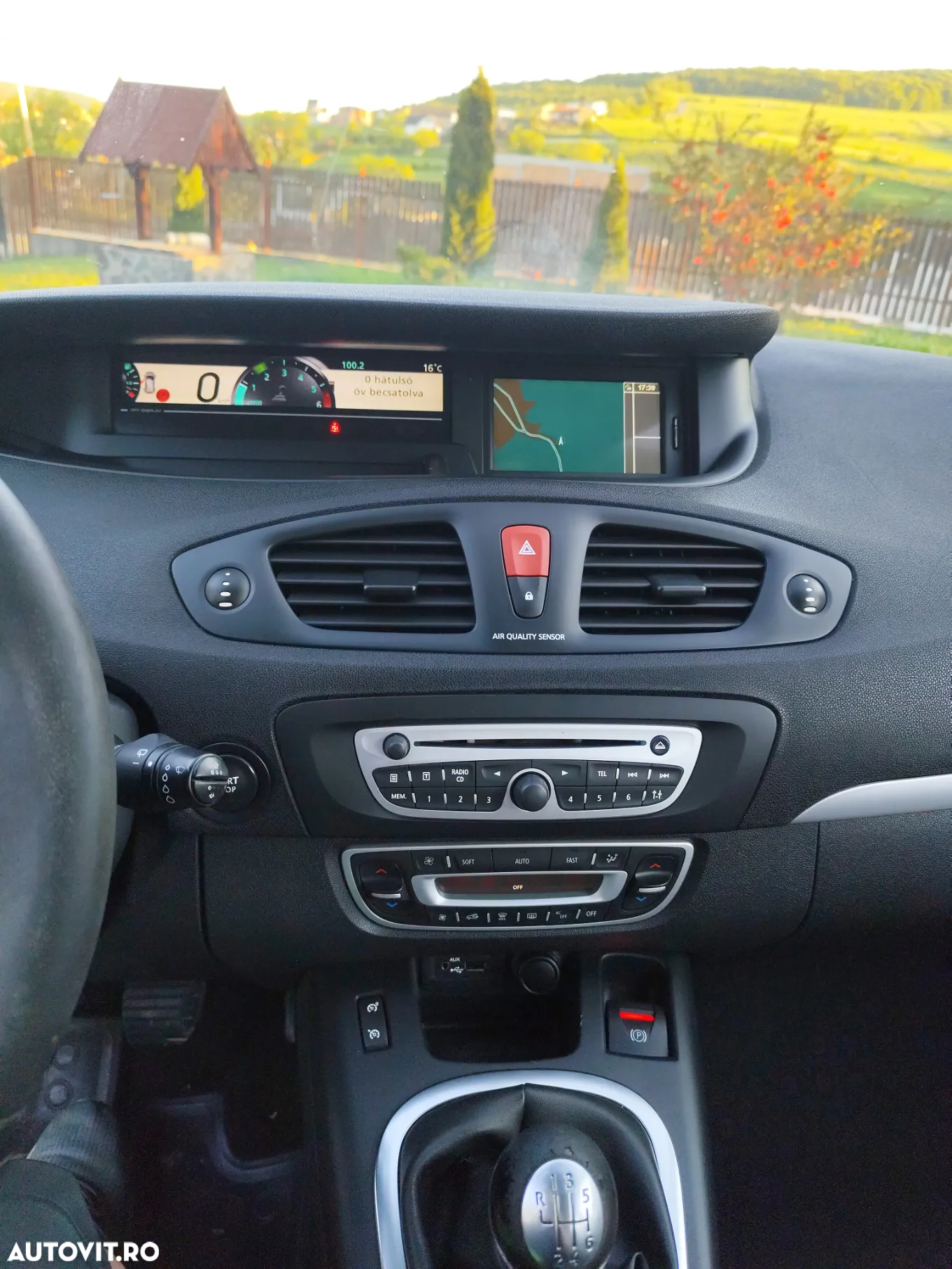 Renault Grand Scenic 1.6 dCi Energy Privilege - 9