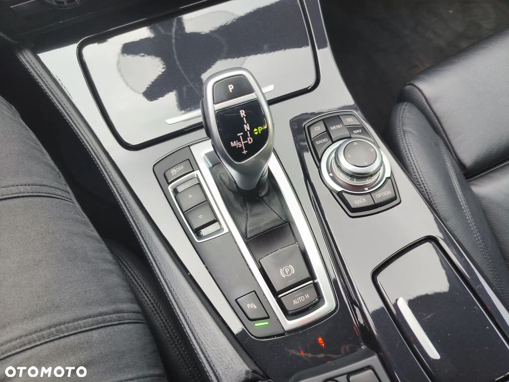 BMW Seria 5 523i Sport-Aut - 20
