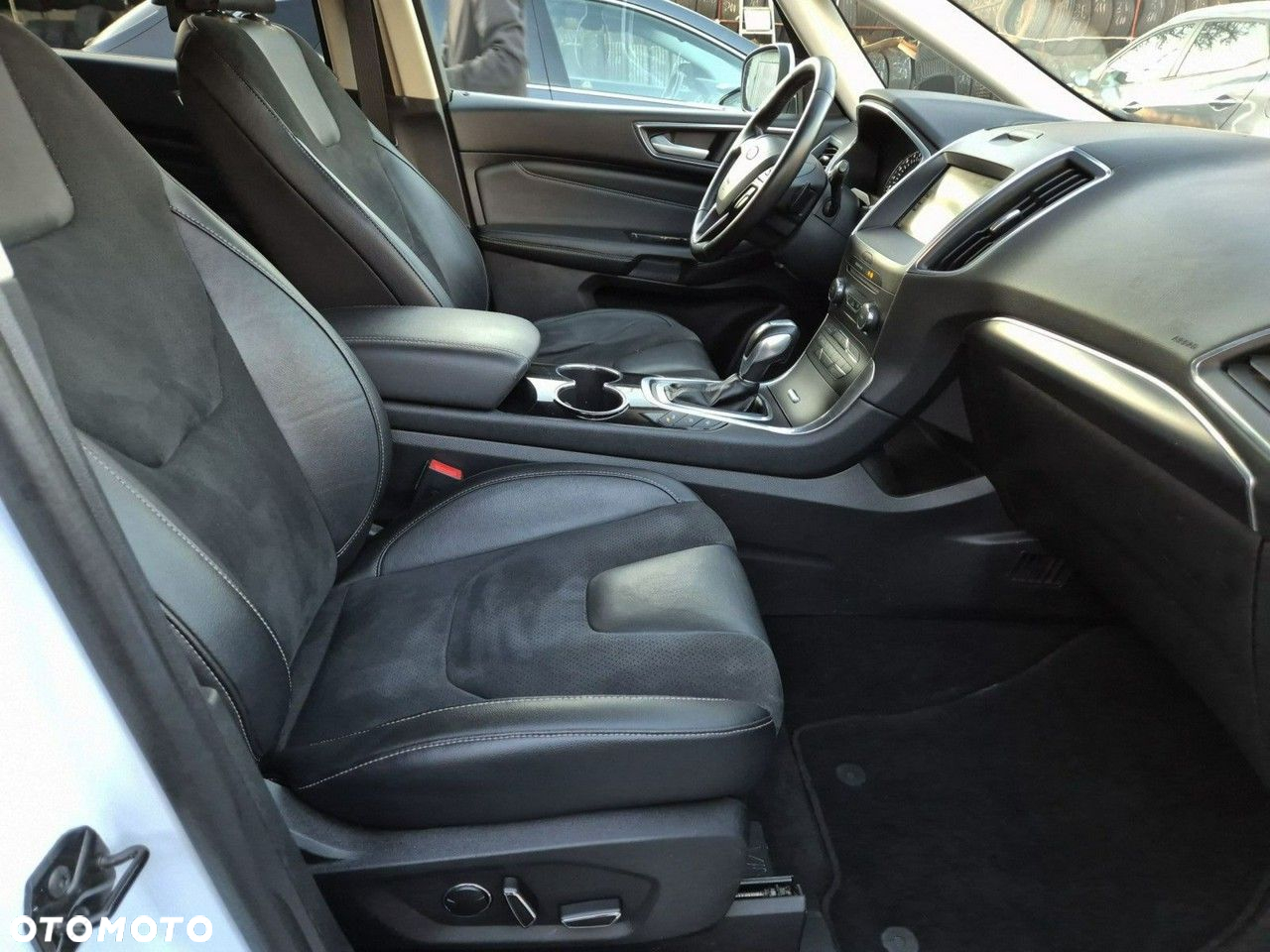 Ford S-Max - 28