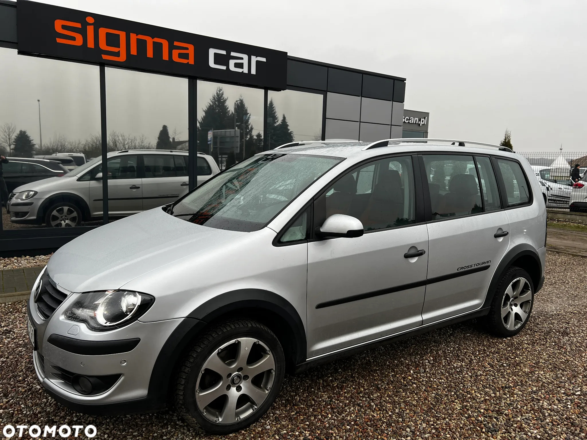 Volkswagen Touran 2.0 TDI DPF Cross - 9