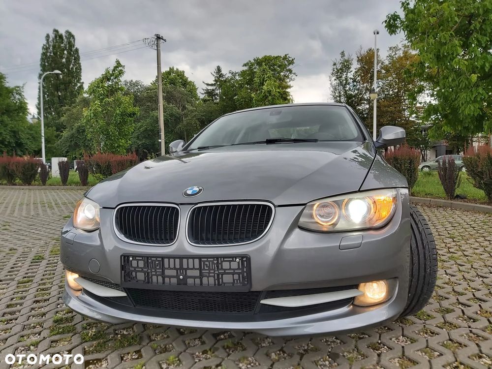 BMW Seria 3 320d DPF Efficient Dynamics Edition - 19
