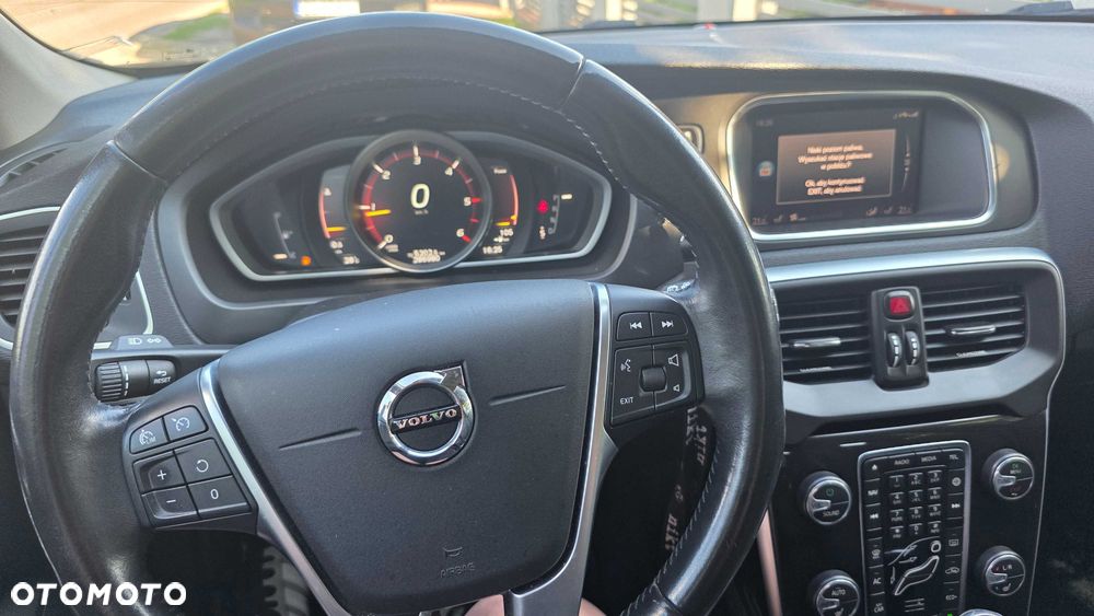 Volvo V40 Cross Country - 6