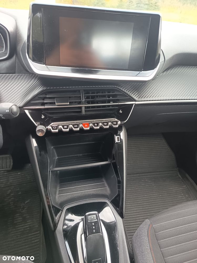 Peugeot 208 - 20