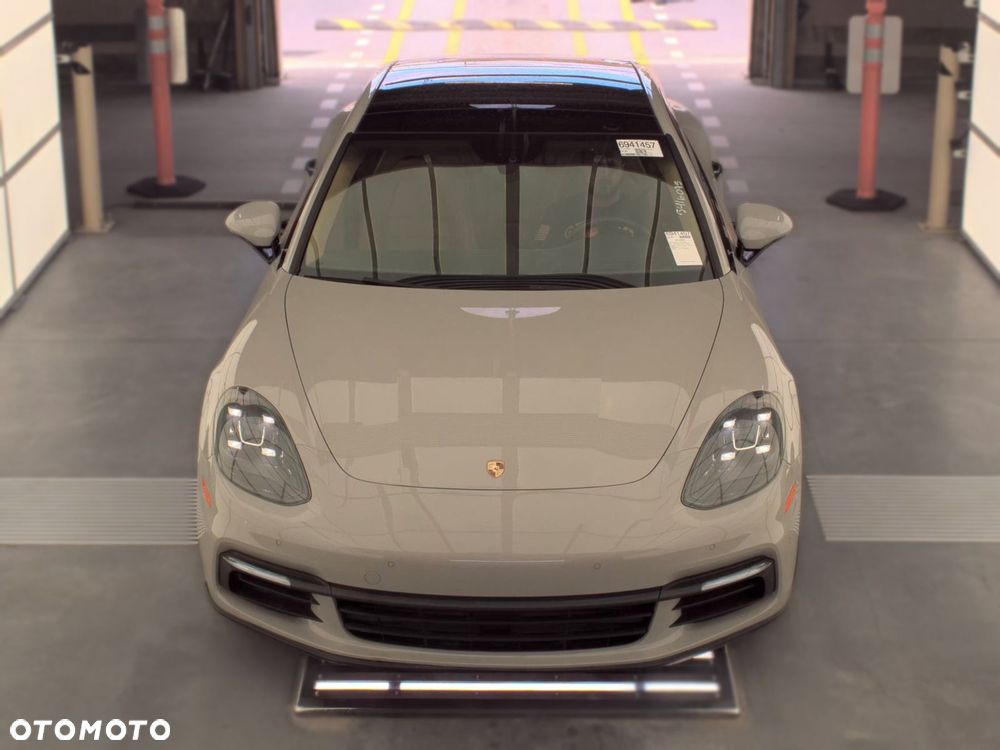 Porsche Panamera - 5