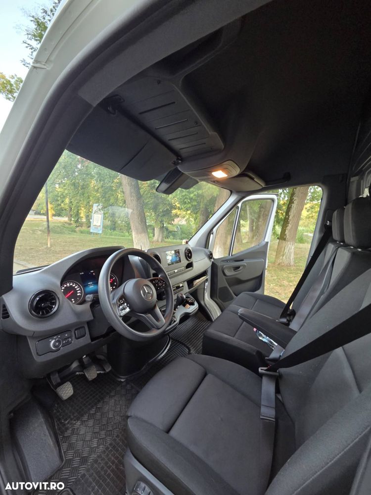 Mercedes-Benz Sprinter 317 CDI 170CP L2H2 RWD 6MT - 14