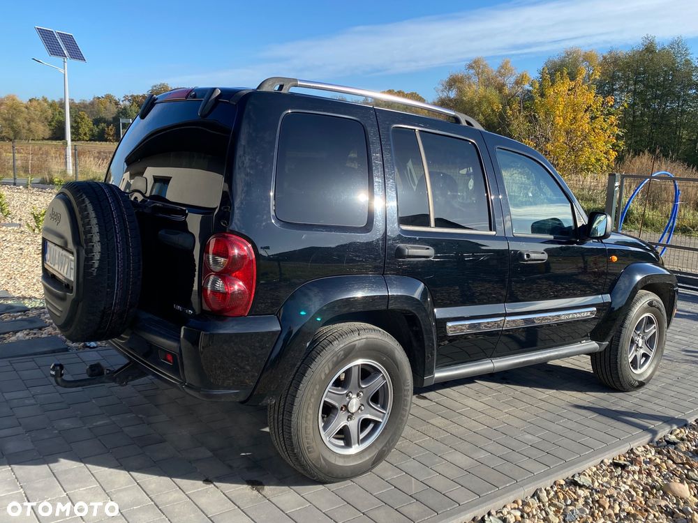 Jeep Cherokee 2005 photo 3