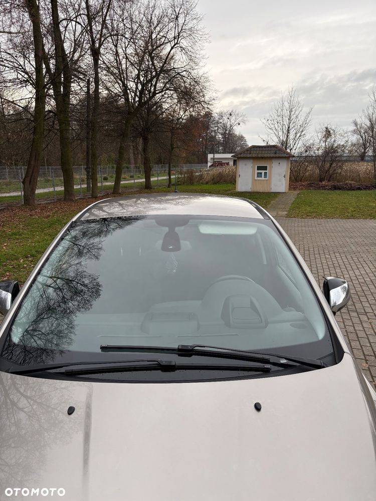 Peugeot 3008 2.0 HDi HYbrid4 - 23