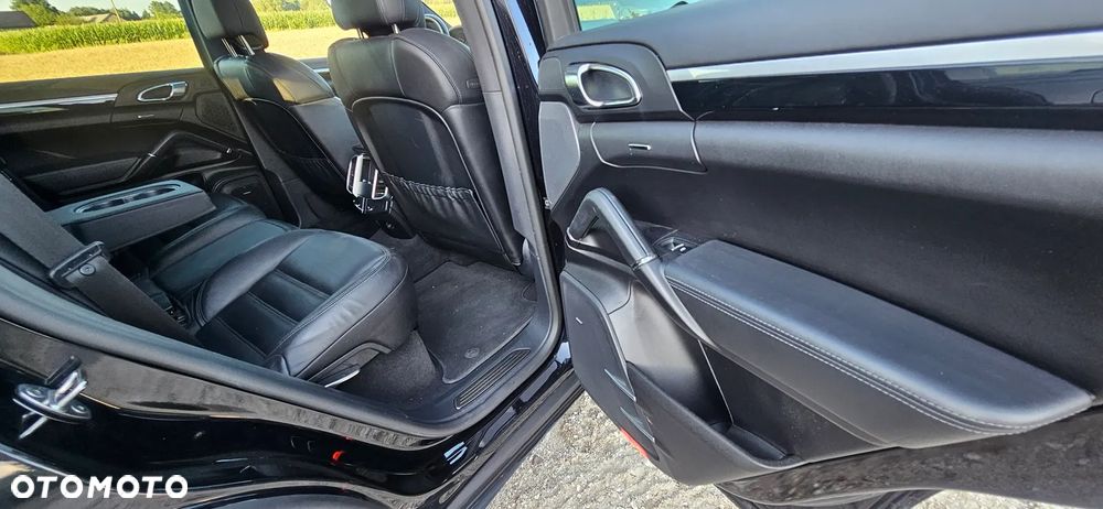 Porsche Cayenne - 32