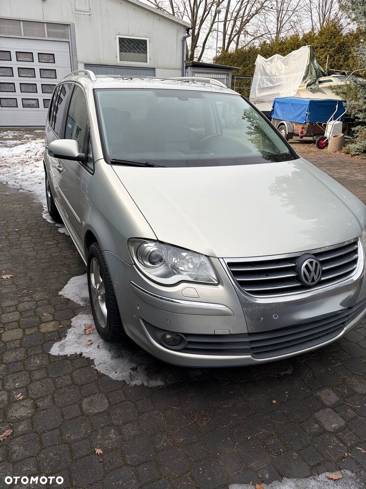 Volkswagen Touran 2.0 TDI DPF Highline - 3