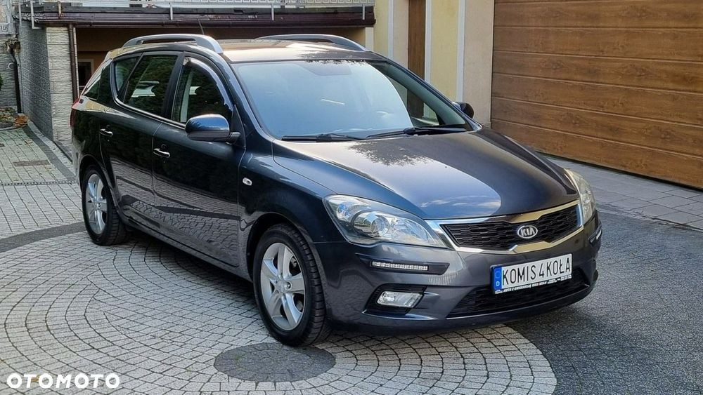 Kia Ceed - 8