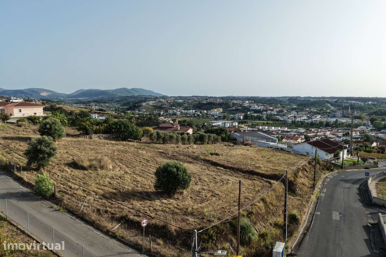 Moradias geminadas na Batalha - Grande imagem: 5/10