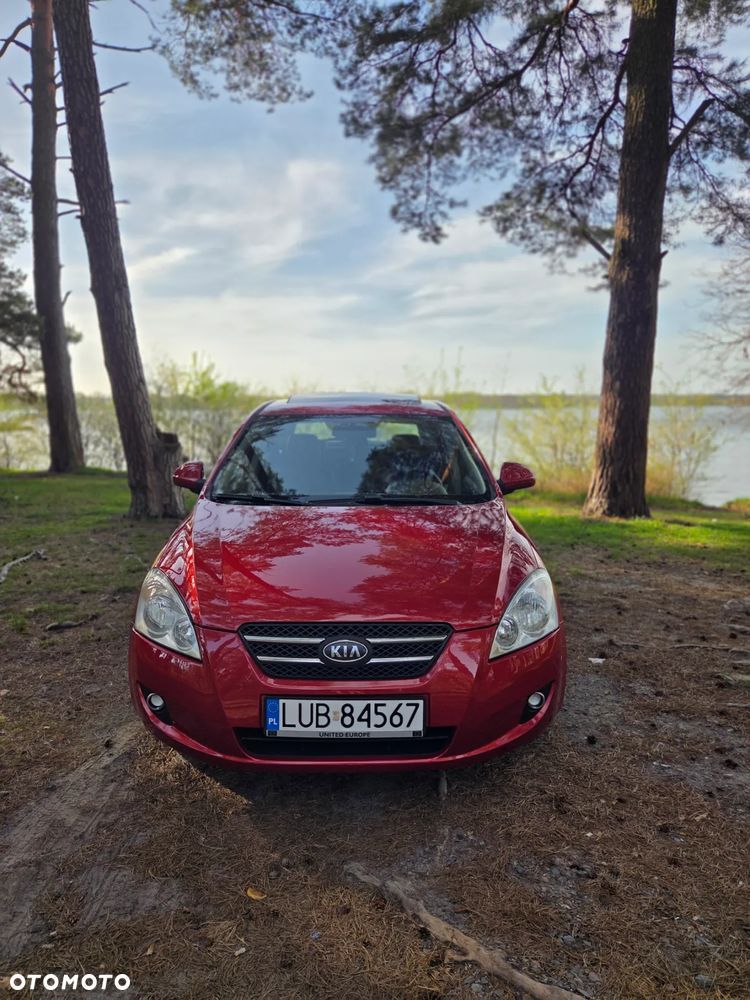 Kia Ceed - 12