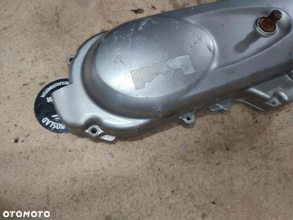 Dekiel, pokrywa silnika Peugeot V-Clic 50 - 5