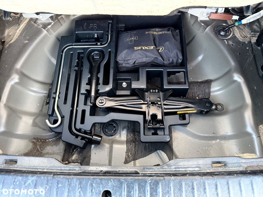 Lexus CT 200h F Sport - 22