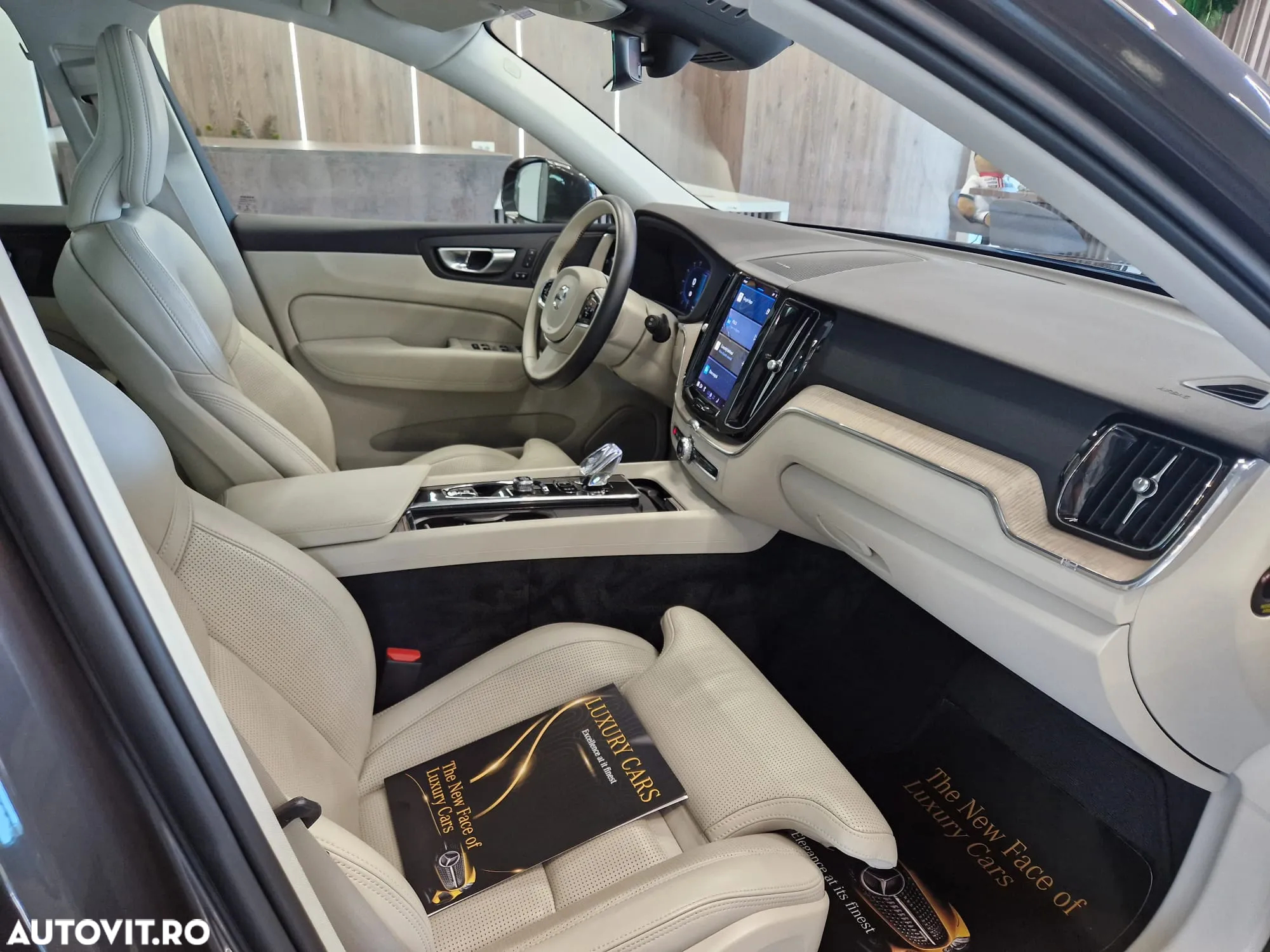 Volvo XC 60 T6 AWD Recharge Geartronic Inscription - 18