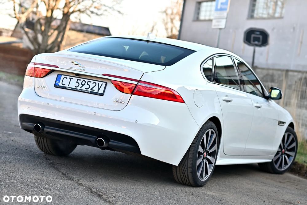 Jaguar XF 35t AWD R-Sport - 15