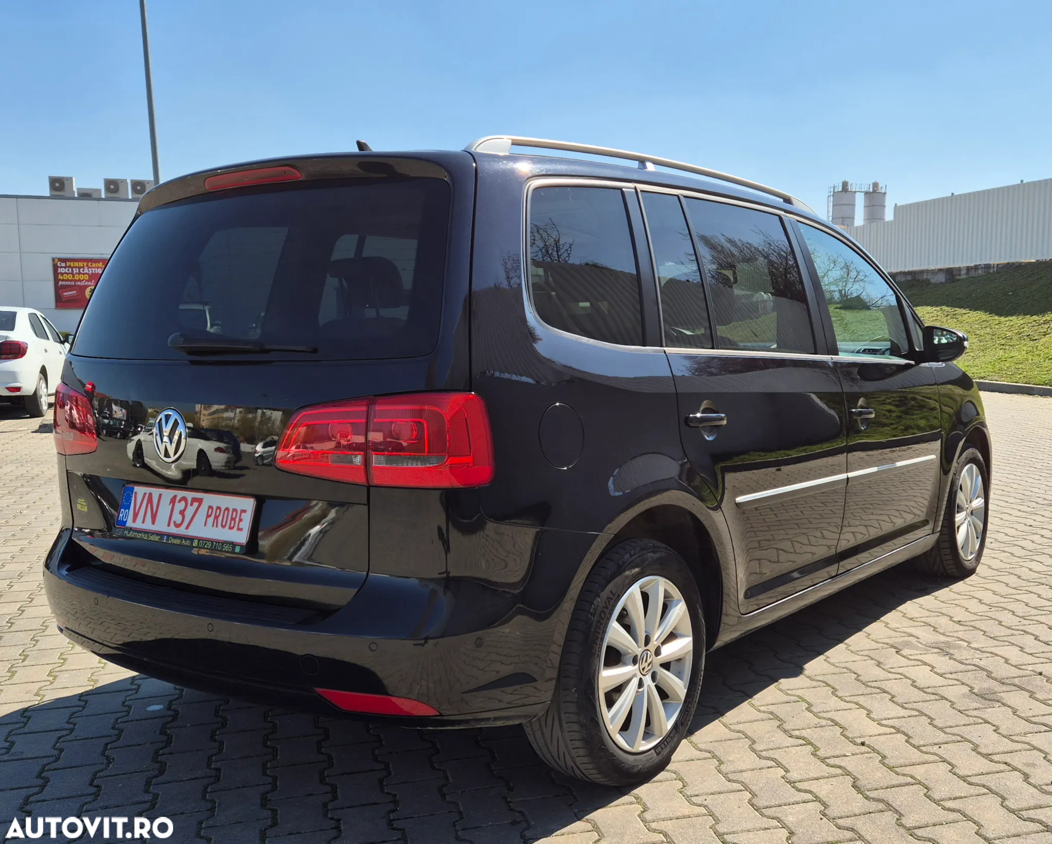 Volkswagen Touran 1.6 TDI BlueMotion Technology Highline - 4