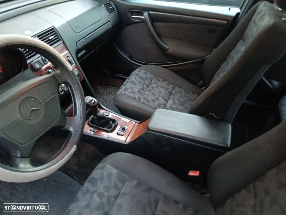 Mercedes-Benz C 220 CDI Classic - 25