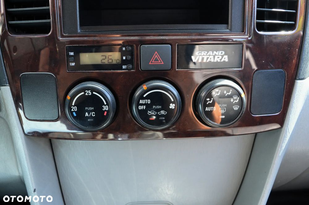 Suzuki Grand Vitara 2.0 - 18