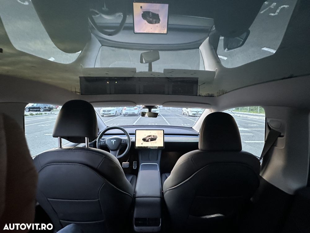 Tesla Model Y - 22