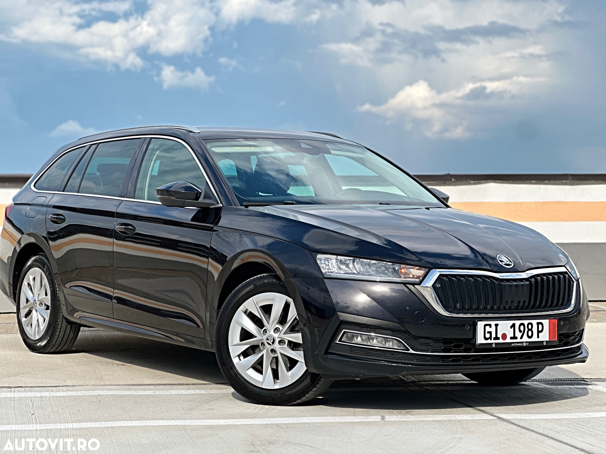 Skoda Octavia Combi 2.0 TDI 150 CP DSG Sportline - 3