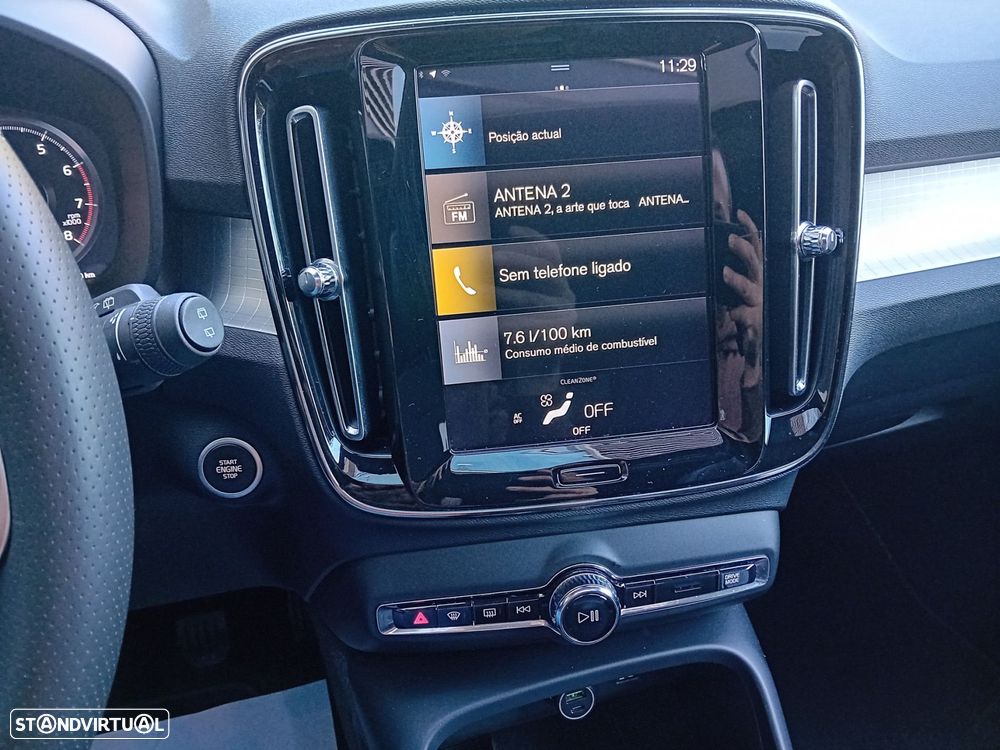 Volvo XC 40 1.5 T3 Momentum Tech Edition - 18