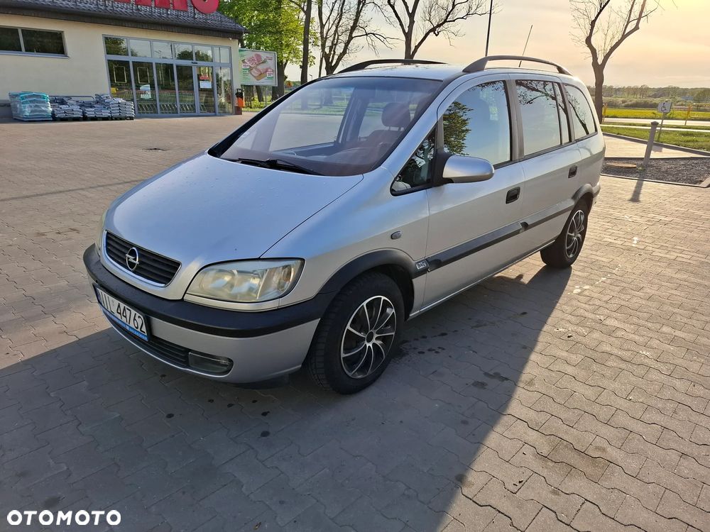 Opel Zafira 2.2 - 2