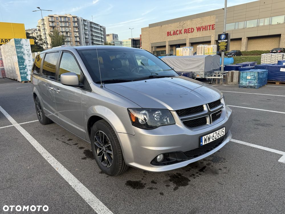 Dodge Grand Caravan - 2