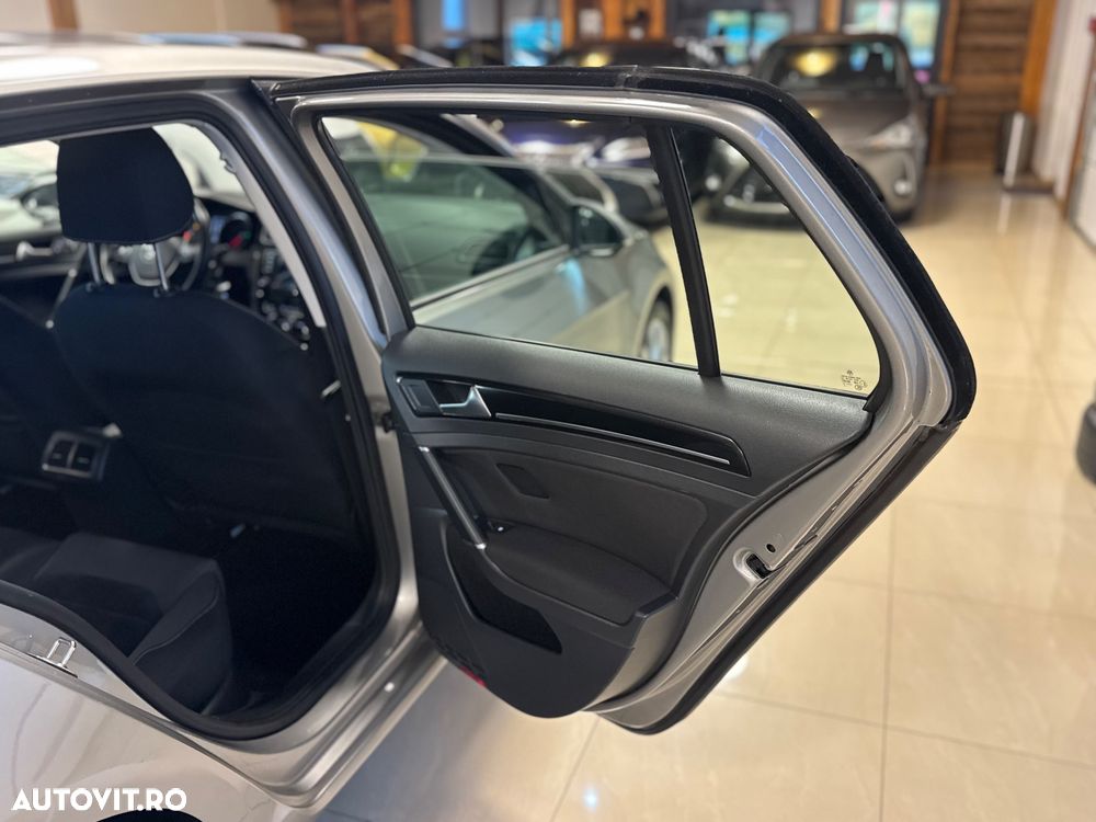 Volkswagen Golf 2.0 TDI (BlueMotion Technology) DSG Comfortline - 27