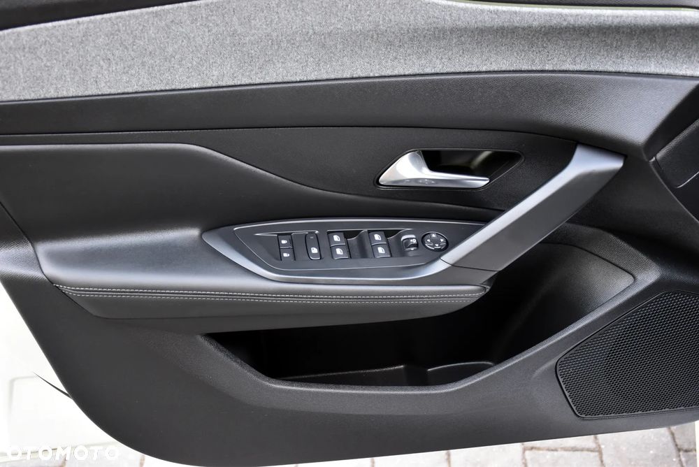 Peugeot 308 BlueHDi 130 EAT8 Stop & Start Allure Business-Paket - 19
