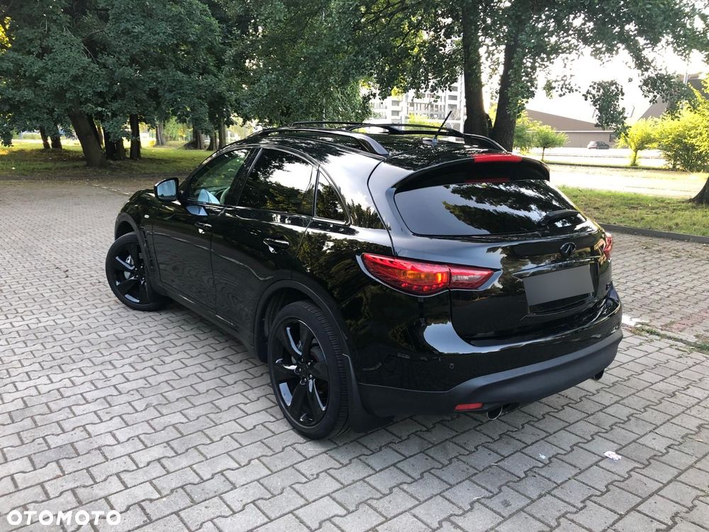 Infiniti FX - 5