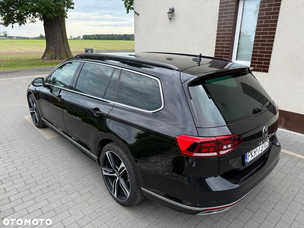 Volkswagen Passat Variant 2.0 TDI SCR DSG R-Line - 4