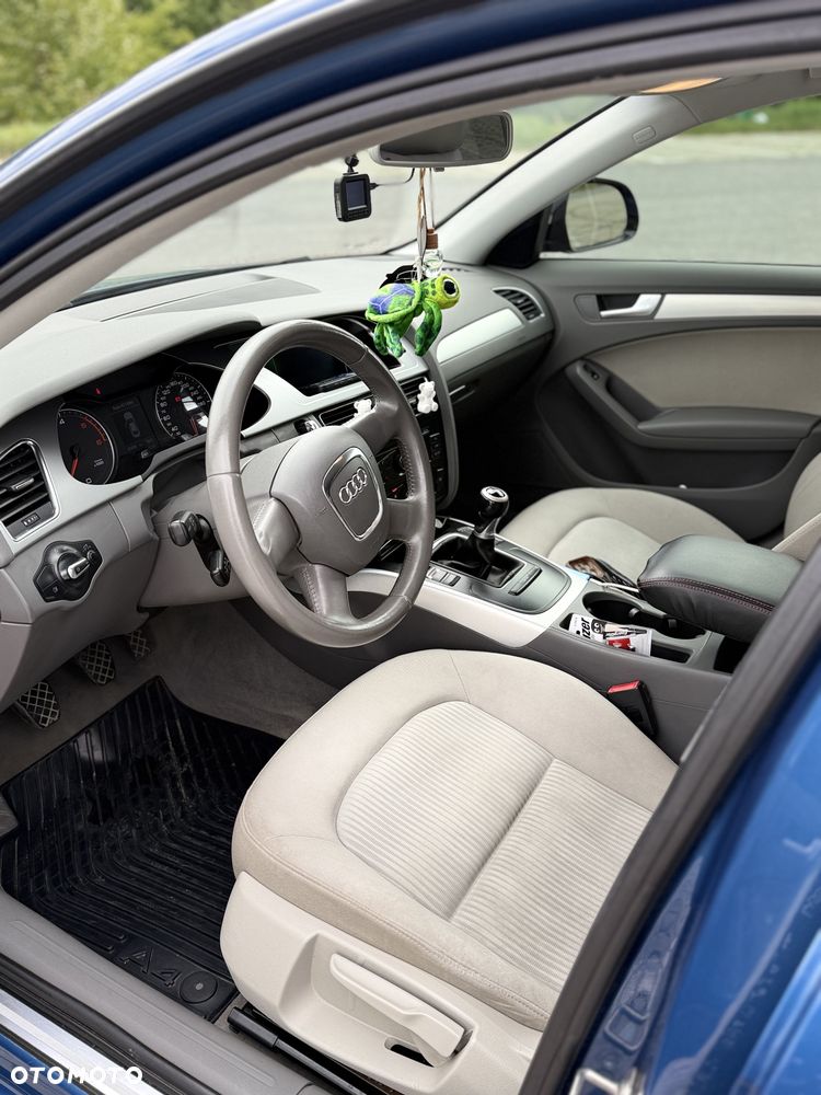 Audi A4 Limousine 2.0 TDI DPF Ambiente - 9
