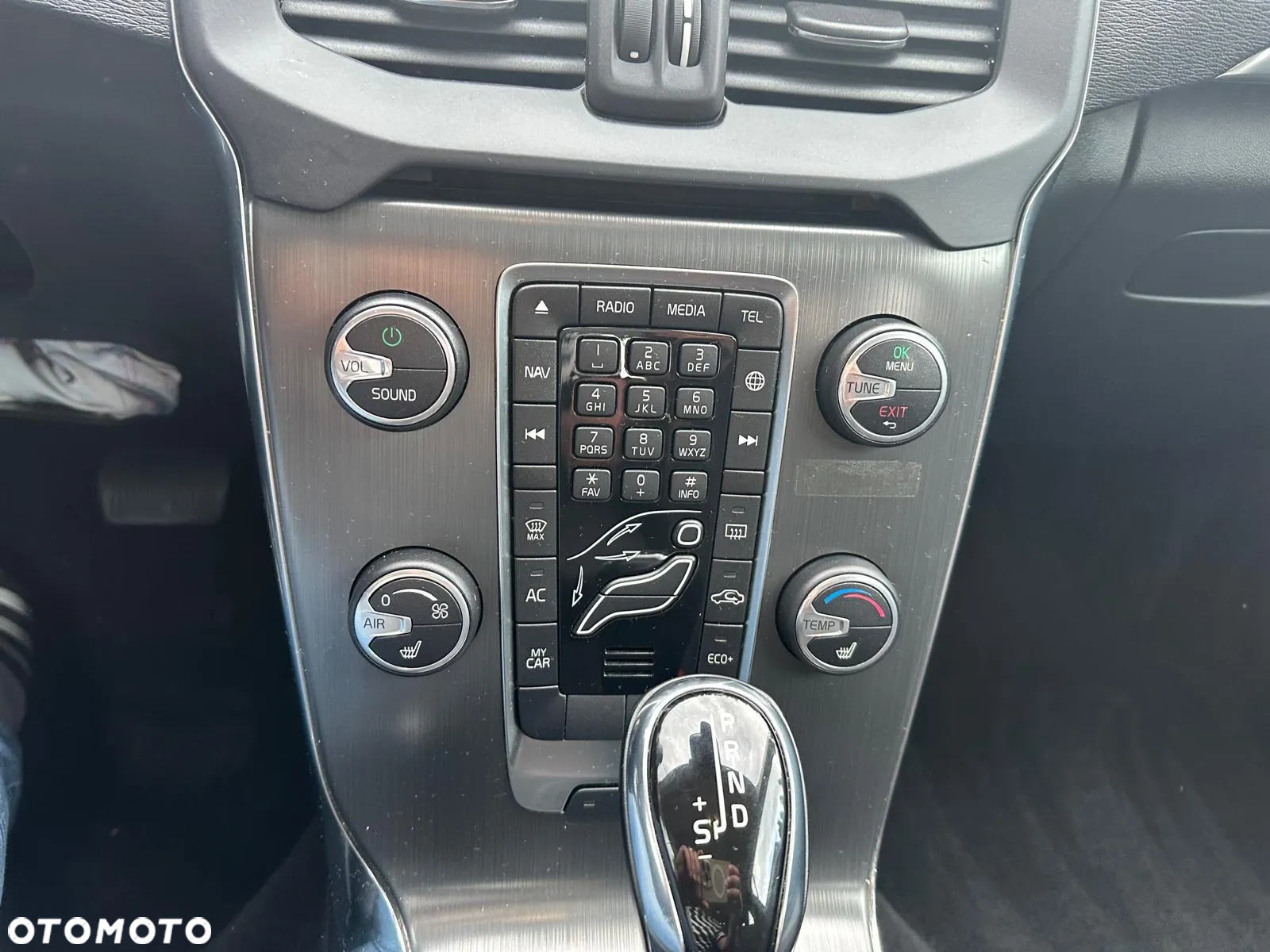 Volvo V40 D2 Drive-E Momentum - 21