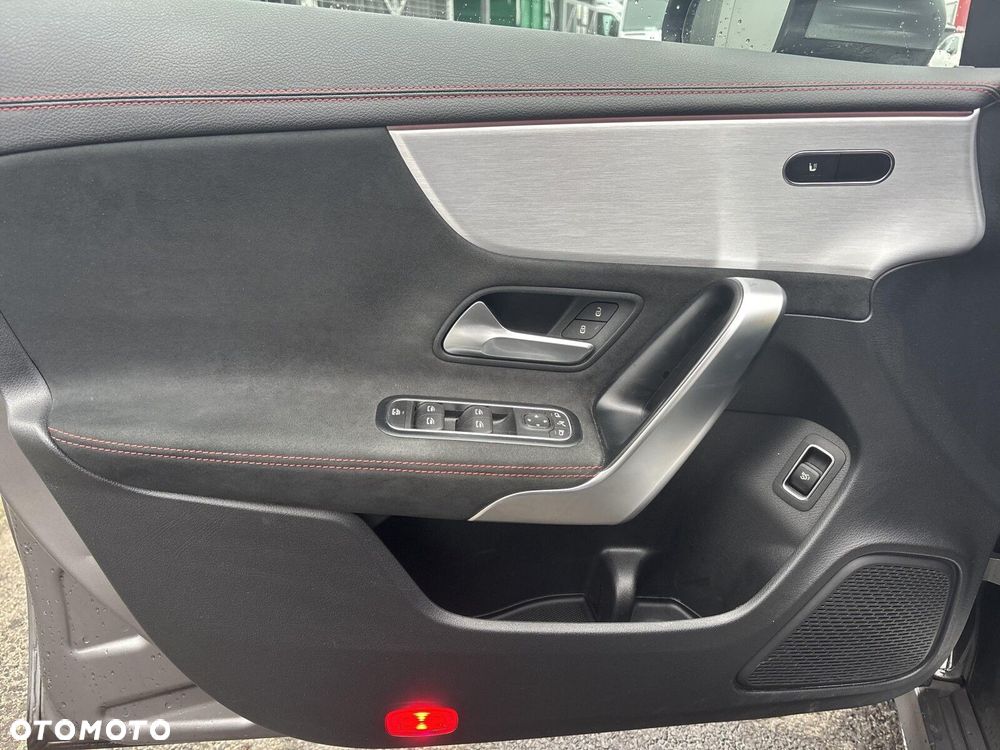 Mercedes-Benz CLA - 16