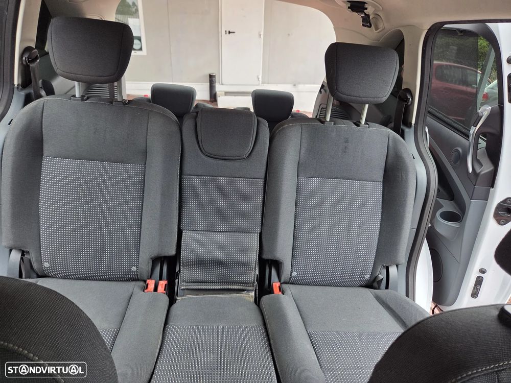 Ford Grand C-Max 1.0 EcoBoost S&S Ambiente - 21
