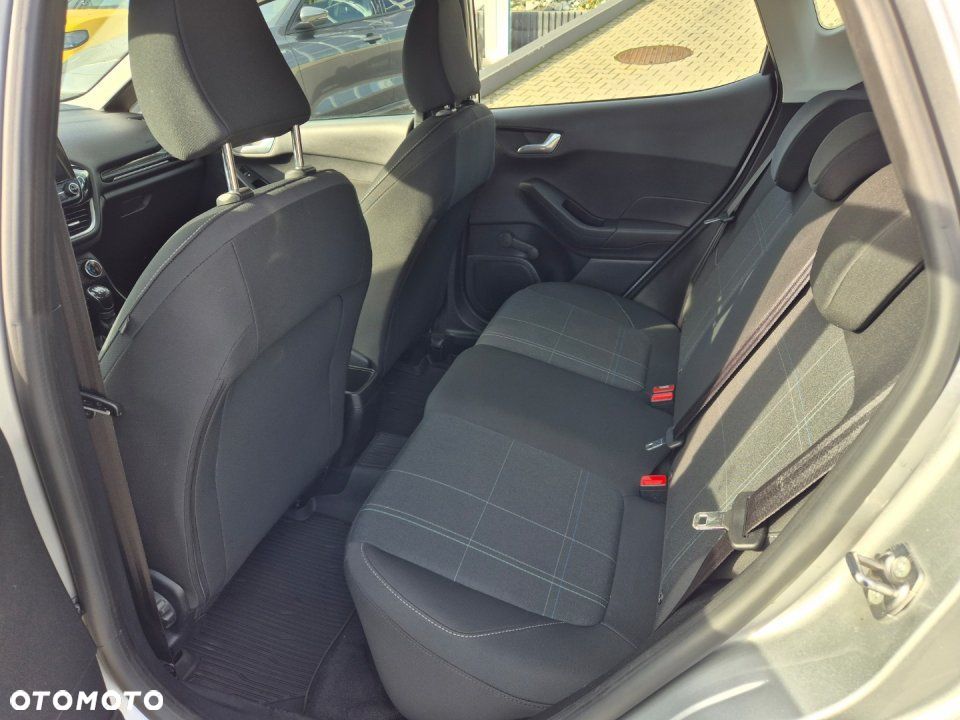 Ford Fiesta - 12