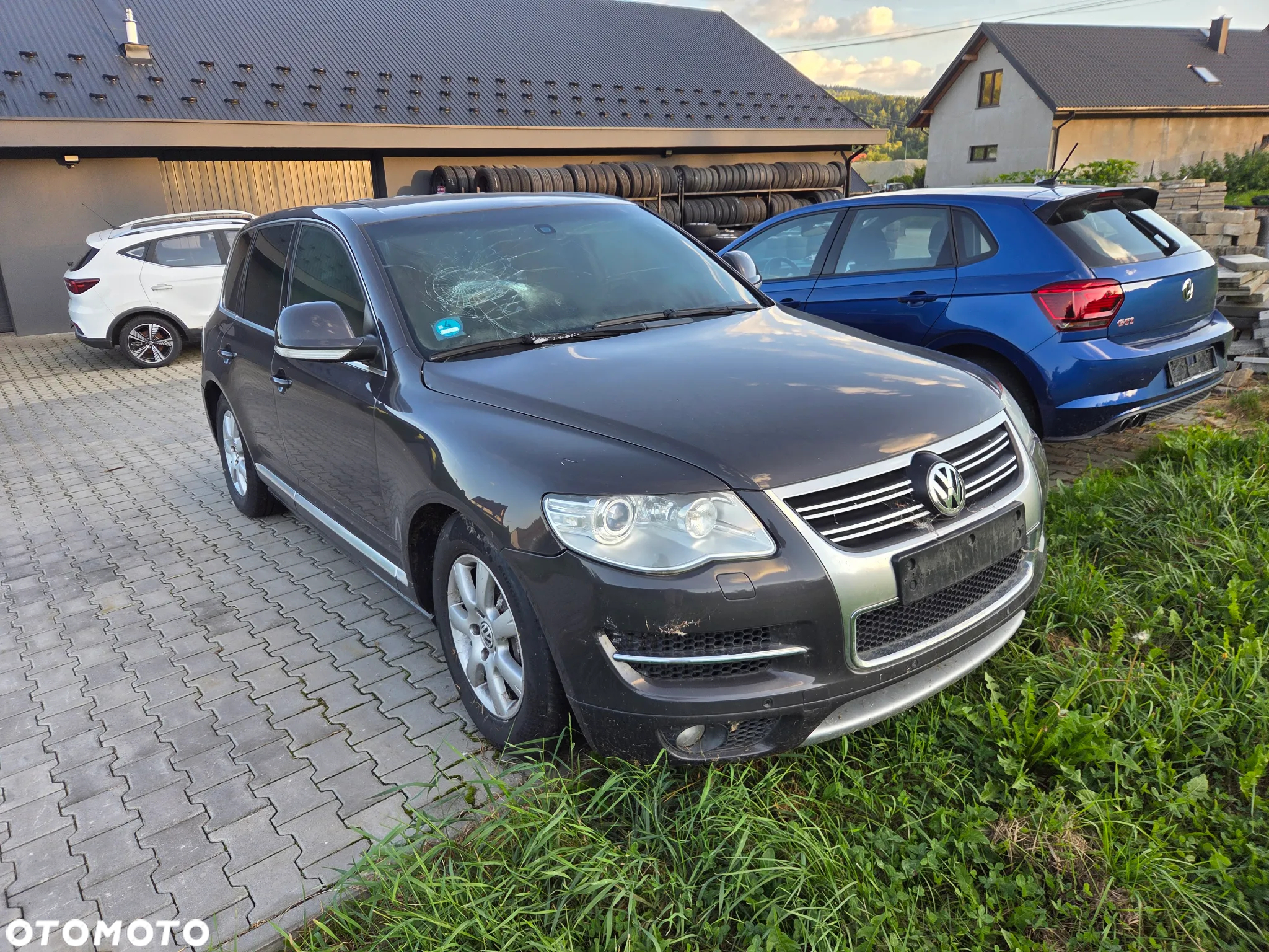 Volkswagen Touareg - 2