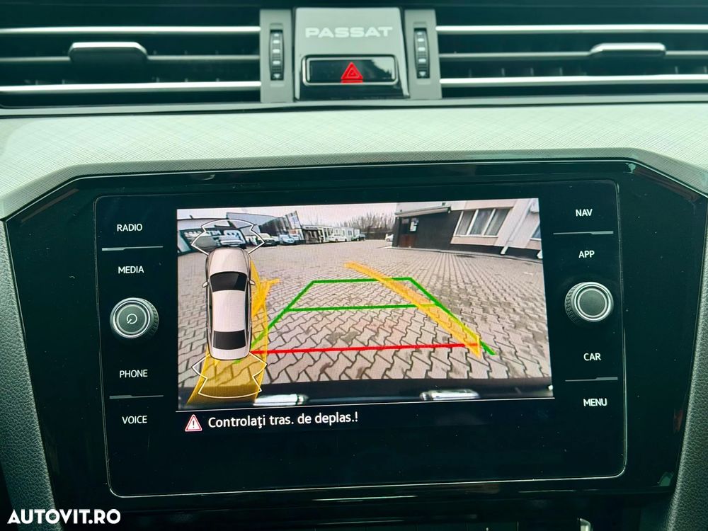 Volkswagen Passat 2.0 TDI DSG Comfortline - 14