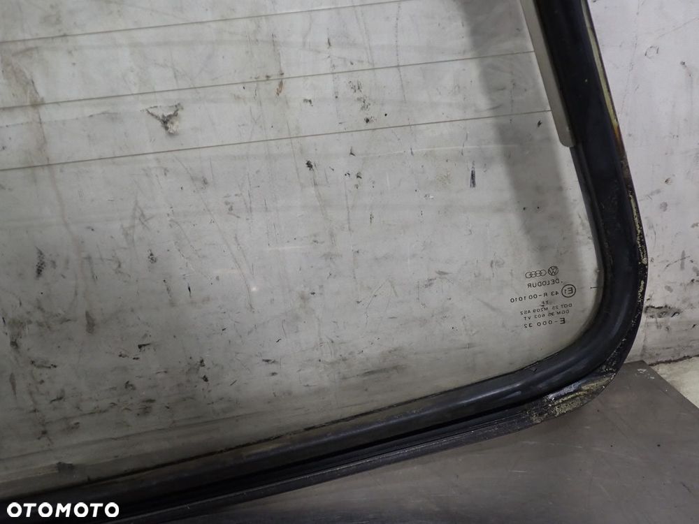 SZYBA TYLNA AUDI 80 B2 - 9