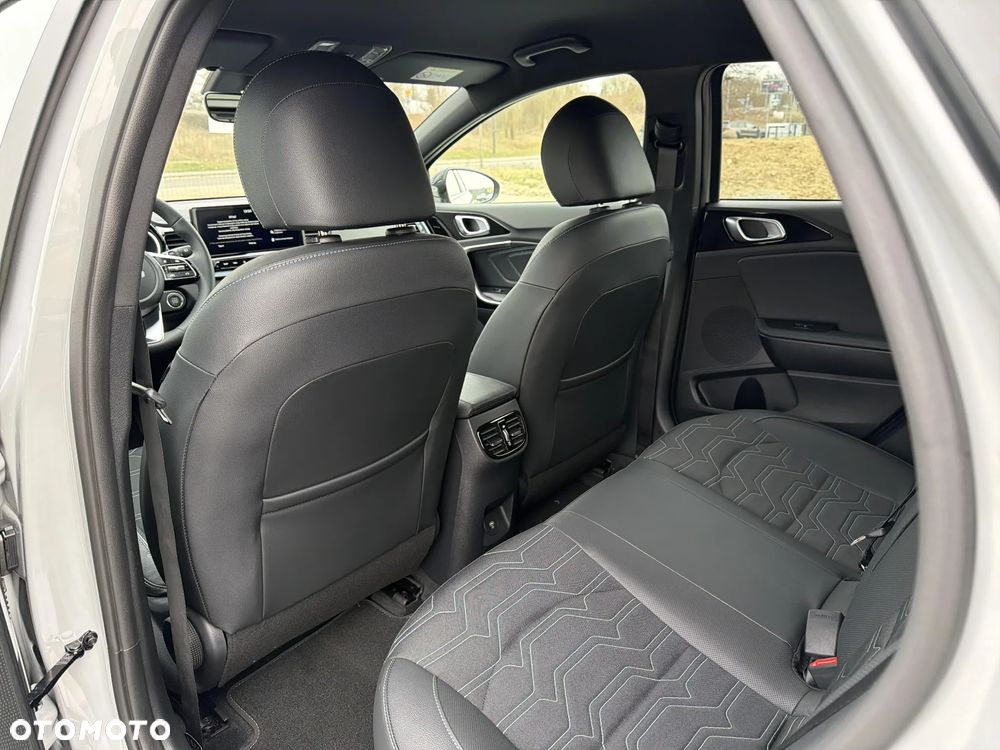 Kia XCeed 1.6 T-GDI Tribute DCT - 14