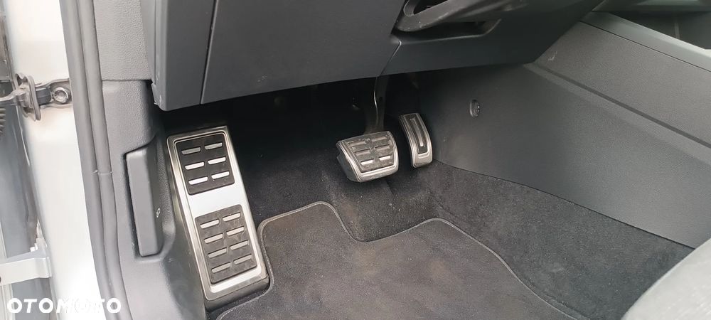 Volkswagen Golf - 10