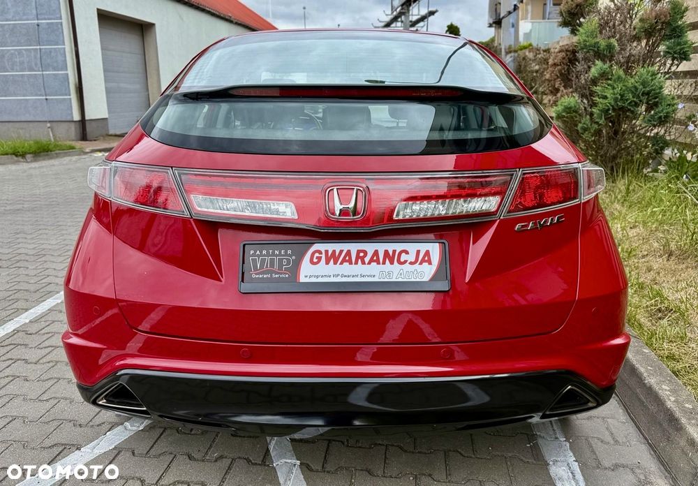 Honda Civic 1.8 i-VTEC Sport - 12